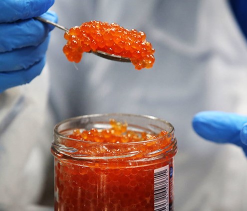 Минпромторг предложил расширить разрешительный режим на восемь категорий товаров